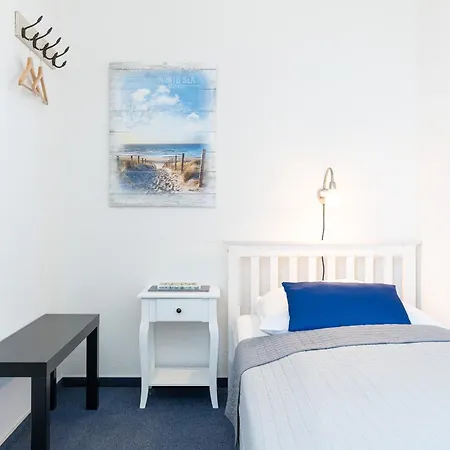 Daire Probsteier Platz Windsurfer Laboe